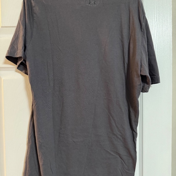 Under armor grey tee - Picture 2 of 2